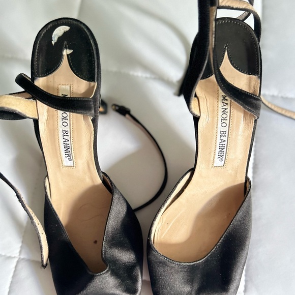 Manolo Blahnik Black Satin Heels - Picture 1 of 3